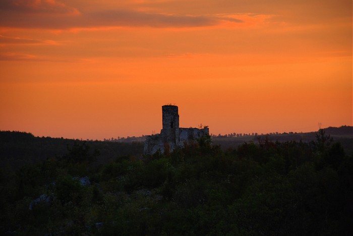Zachód słońca w Mirowie